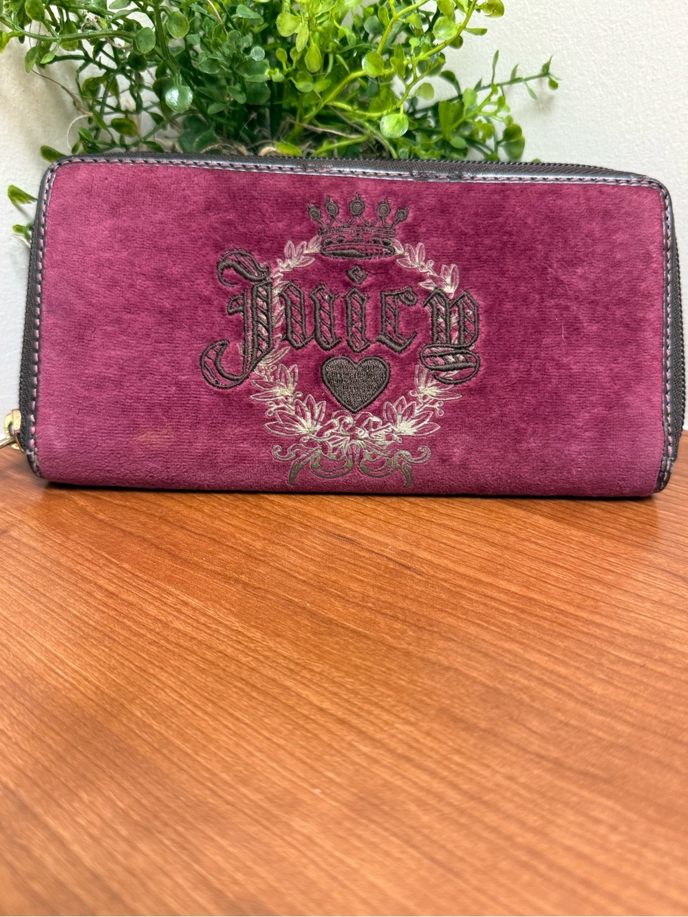 Juicy Couture Womens Purple Vintage Wallet Velour Logo Has Wear